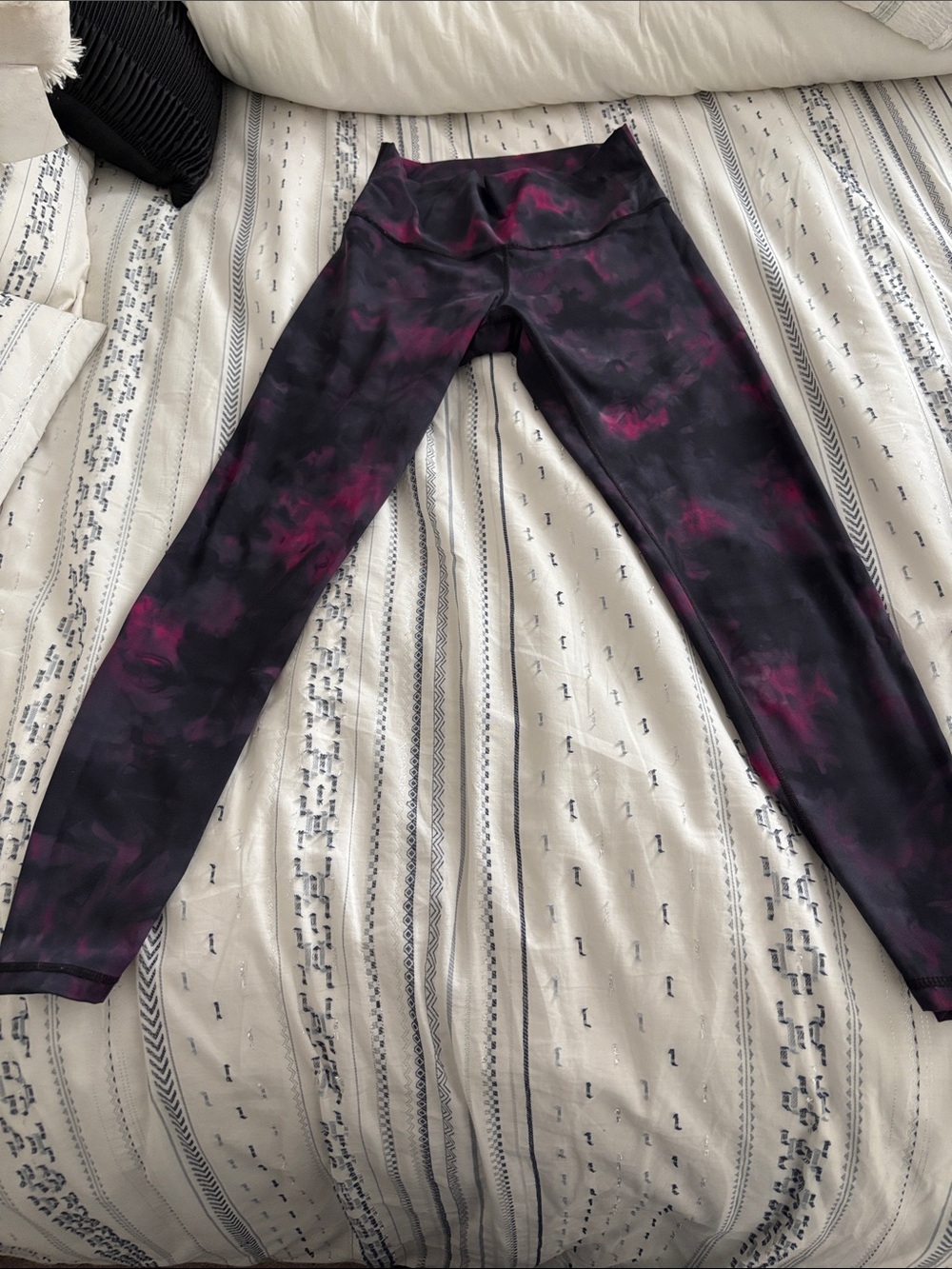 DYI - Women’s High-Rise Tie-Dye Leggings in Black &Magenta